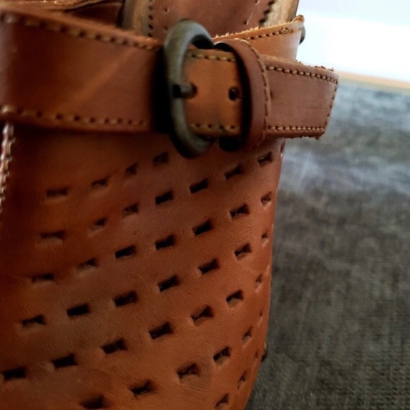 $15.00 
PEGABO Vintage Pegabo Sandals - Picture 3 of 11